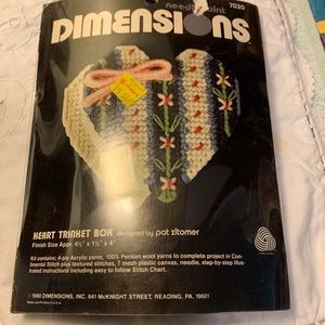 Dimensions - Needlepoint Kit - HEART TRINKET BOX